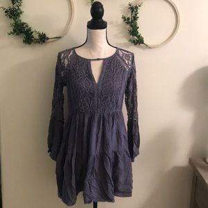 Bell sleeve dress 🌼